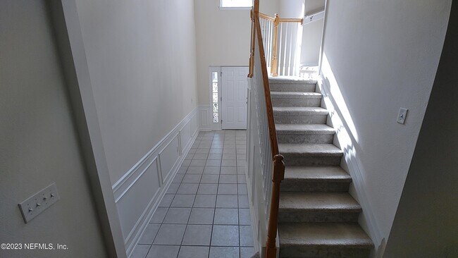 Building Photo - 11073 Castlemain Cir E