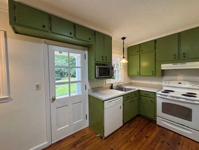 Building Photo - Cozy 2/1 Cottage in Rockridge Heights- $1,650