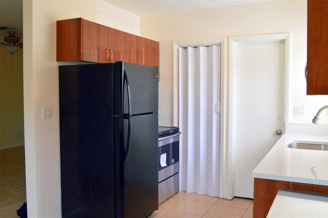 Building Photo - 1107 NW 2nd Ave