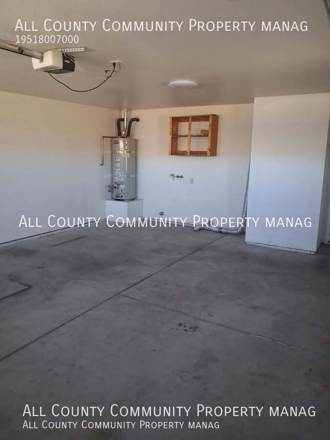 Building Photo - 58439 Palisade Dr