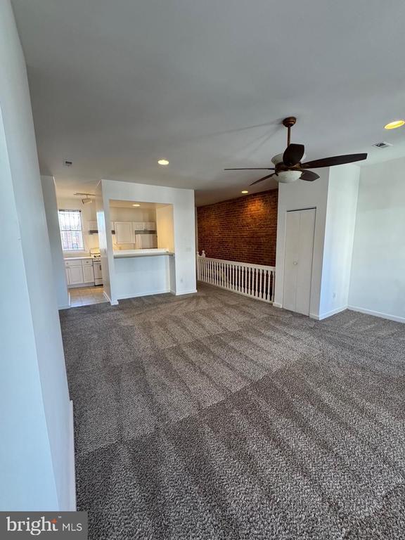 Building Photo - 526 8th St NE