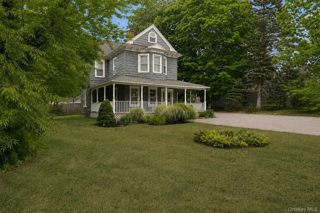 Building Photo - 376 Montauk Hwy