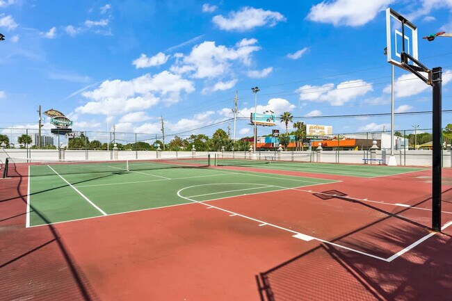 Building Photo - 8743 Thomas Dr