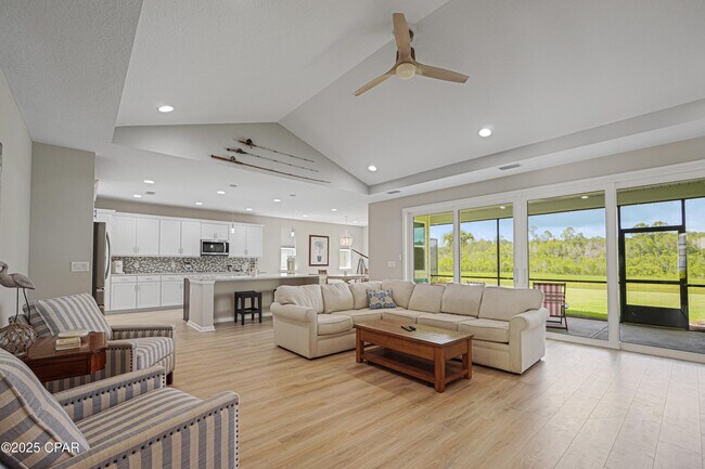 Building Photo - 9431 Paradise Dr