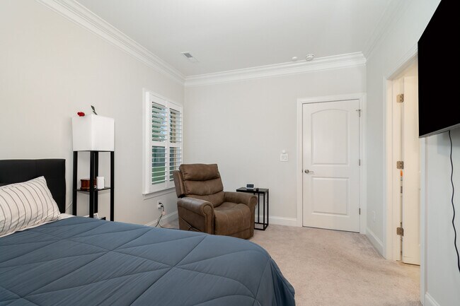 Building Photo - 6006 Tanoak Ct