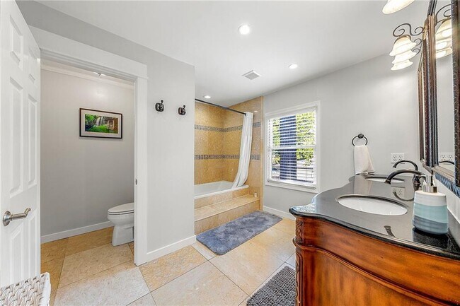 Building Photo - 235 Hillside Dr NW