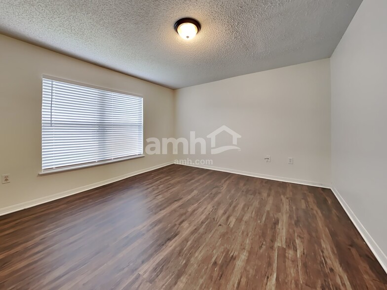 Building Photo - 5514 Ortega Park Blvd