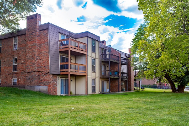 Building Photo - Welcome to The Bluffs – Comfort, Convenien...