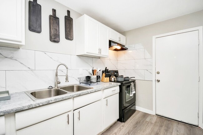 Building Photo - 4710 Paradise Ln