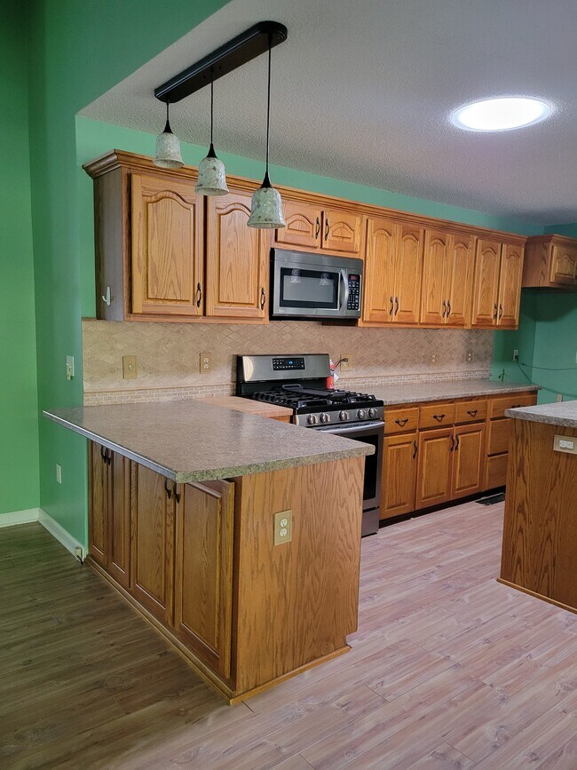 Building Photo - 71 Crest Cir