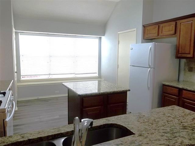 Building Photo - 8405 Greenfield Dr