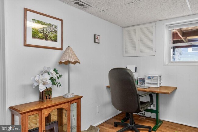 Building Photo - 462 Worthington Rd