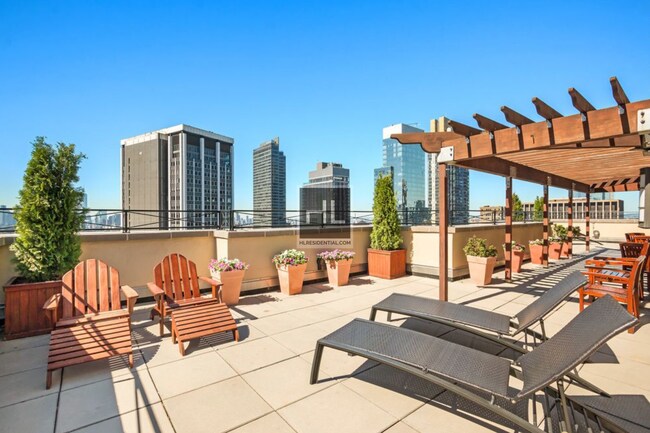 Building Photo - Gorgeous Studio in Herald Square! No Fee!