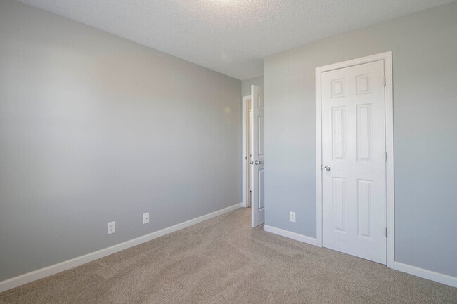 Building Photo - 205 Ruf Dr