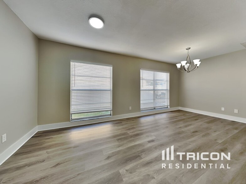 Building Photo - 6825 Mitchell Cir