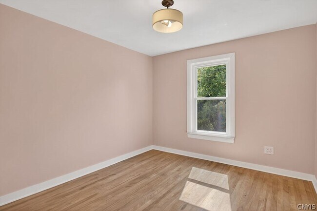 Building Photo - 423 Wendell Terrace