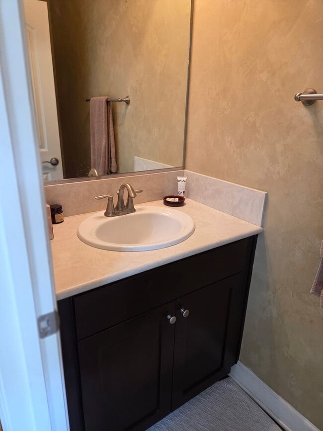 Building Photo - Beautiful home for rent in Atascadero