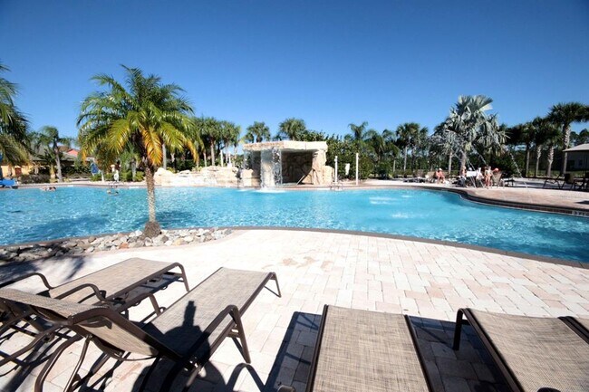 Building Photo - 2979 Banana Palm Dr