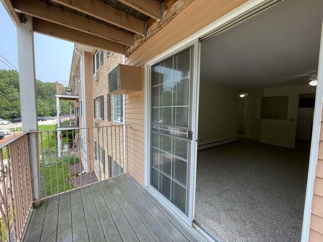 Building Photo - 379 Huse Rd