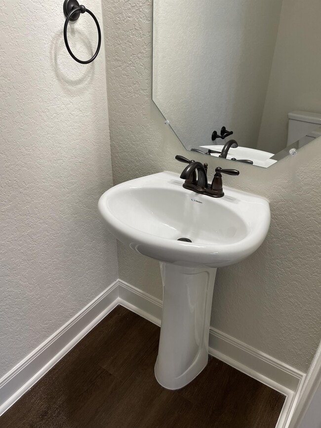 Building Photo - 2202 Sandlewood Cv