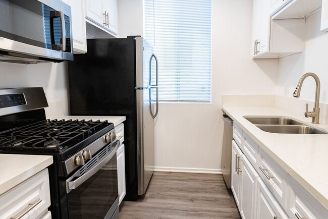 Interior Photo - 11645 Gorham Ave