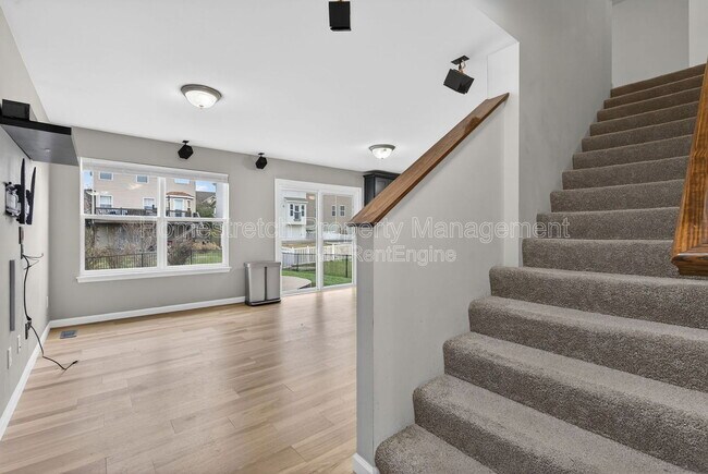 Building Photo - 425 Spring Trce