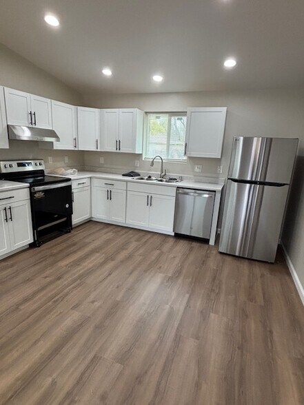 kitchen - 792 Locust St
