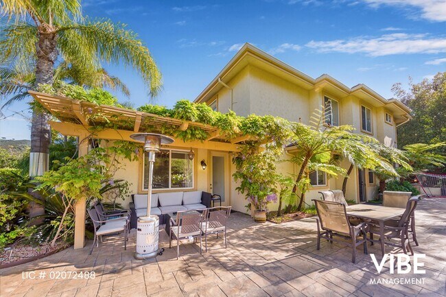 Building Photo - Gated Community-Lynn Oaks Estates Pool Hom...