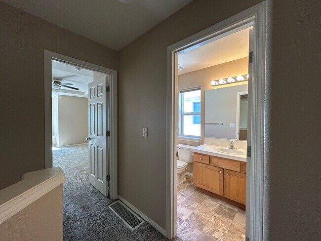 Building Photo - Gorgeous 4 Bed, 2.5 Bath House!