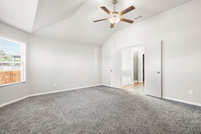 Building Photo - 7039 Diamond Vly