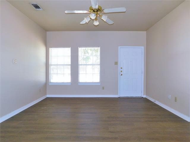 Building Photo - 5992 Robinwood Ln