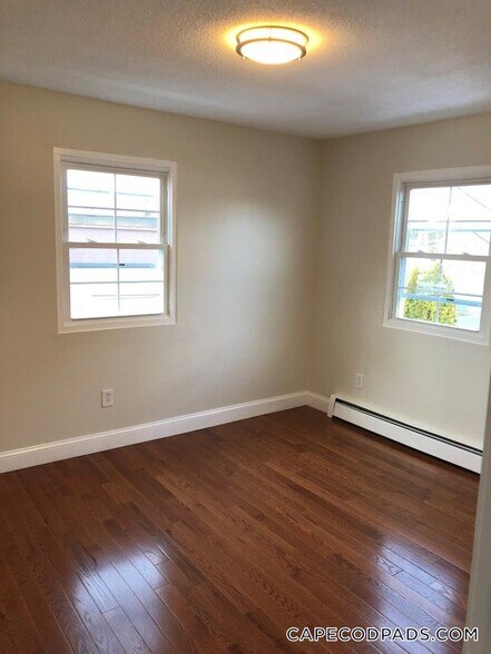 Building Photo - 21 Thomas Ave