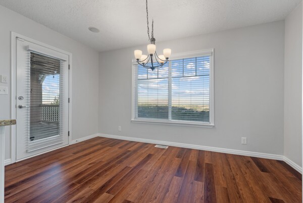 Building Photo - 1376 Alpine Way