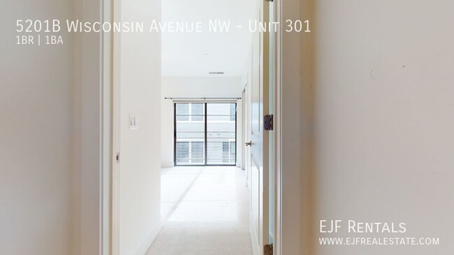 Building Photo - Friendship Heights Modern One Bedroom Off ...