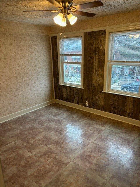 Building Photo - 524X Patrick Henry Dr