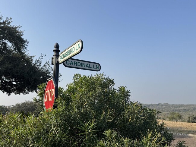 Building Photo - 102 Cardinal Ln