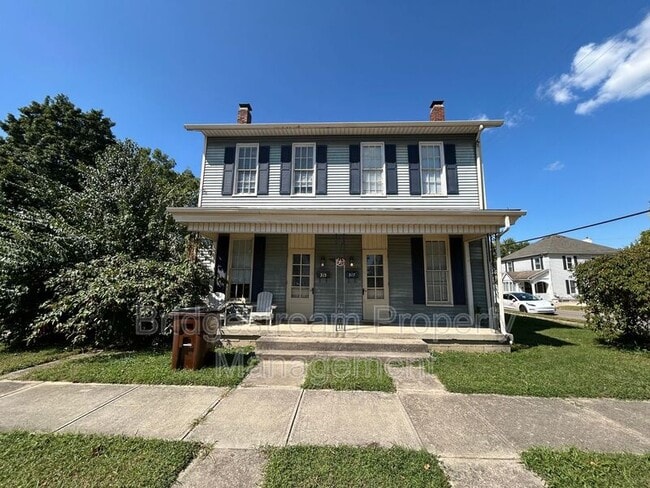Primary Photo - 315 N 4th St