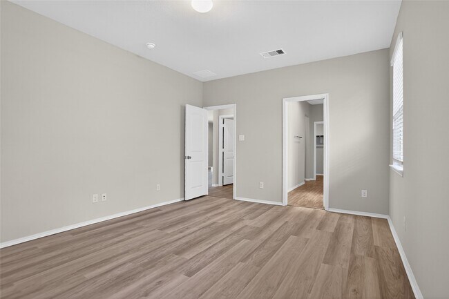 Building Photo - 16817 Pink Wintergreen Dr