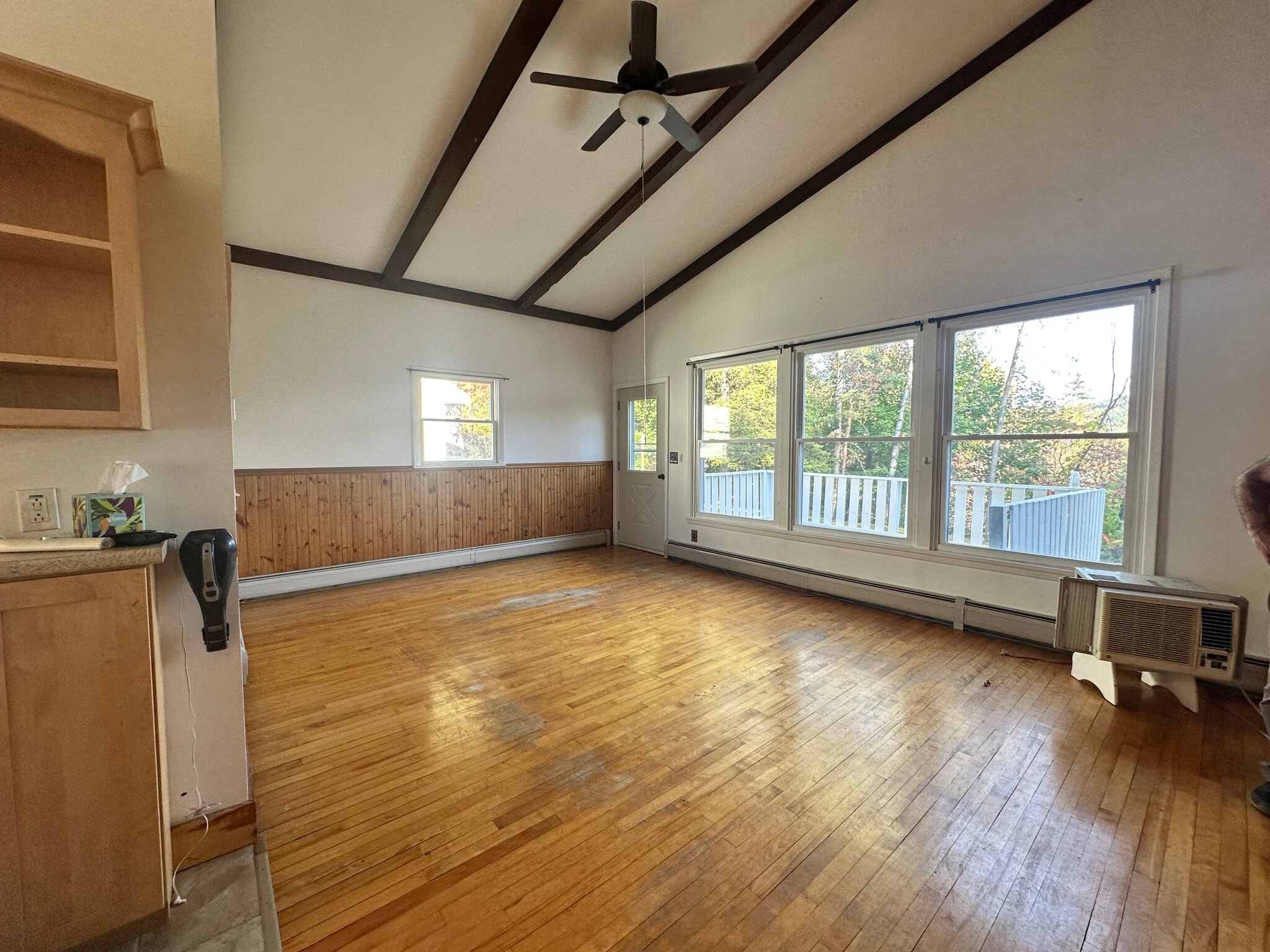 Living Room - 142 Bunker Hill Cir