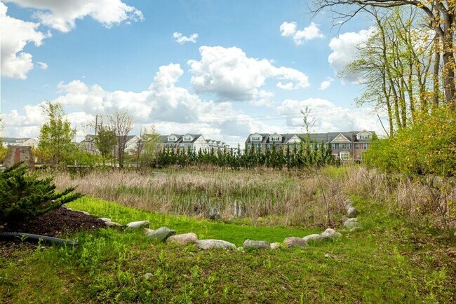 Building Photo - 3000 N Spurway Dr