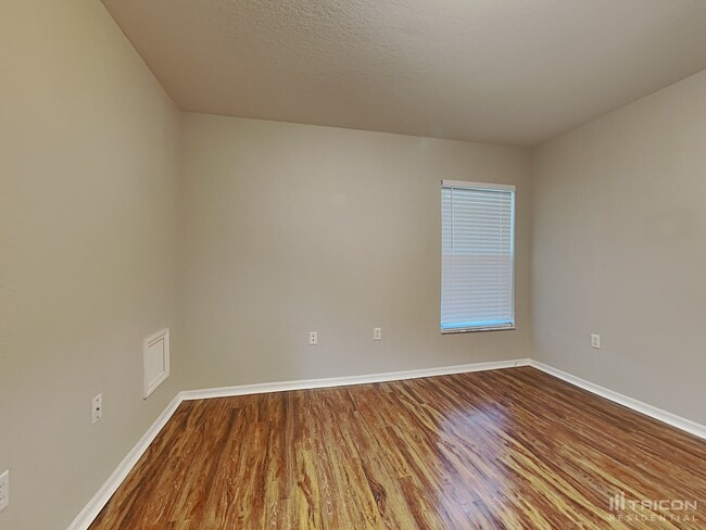 Building Photo - 415 Carriage Crossing Cir