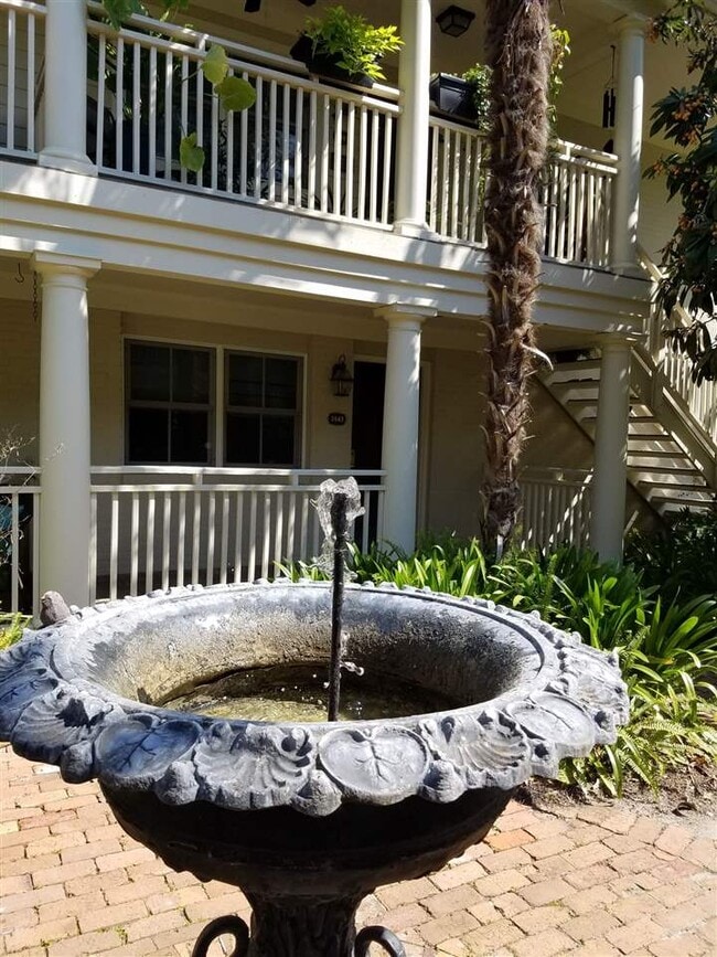 Building Photo - 1043 Martin St