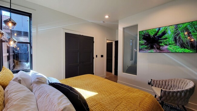 Building Photo - Station House Suite B is a stunning 2 bedr...