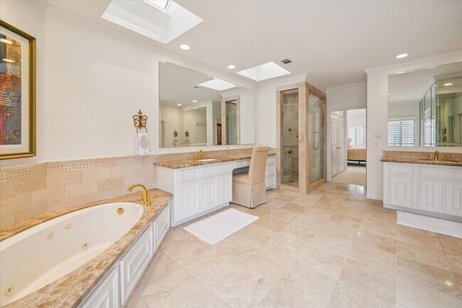 Building Photo - 2214 Potomac Dr