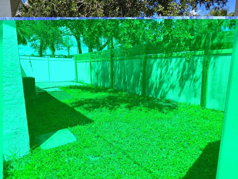 Building Photo - 442 77th Ave N