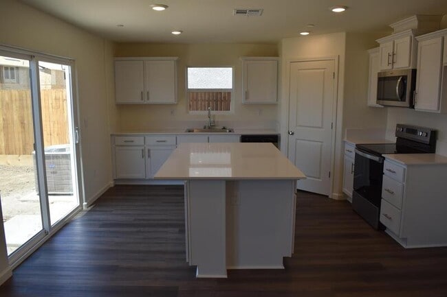 Building Photo - 708 Athena Dr