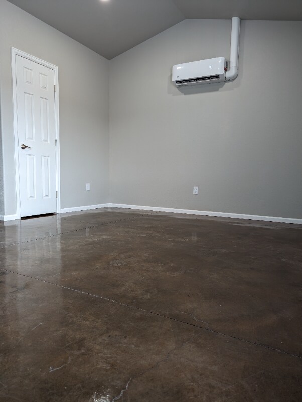 Building Photo - 651 S Union St