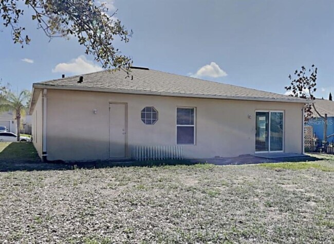 Building Photo - 15955 Wilkinson Dr