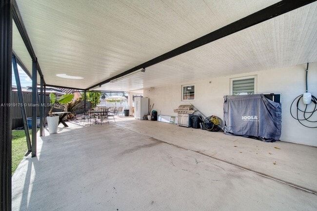 Building Photo - 10520 SW 46th Terrace