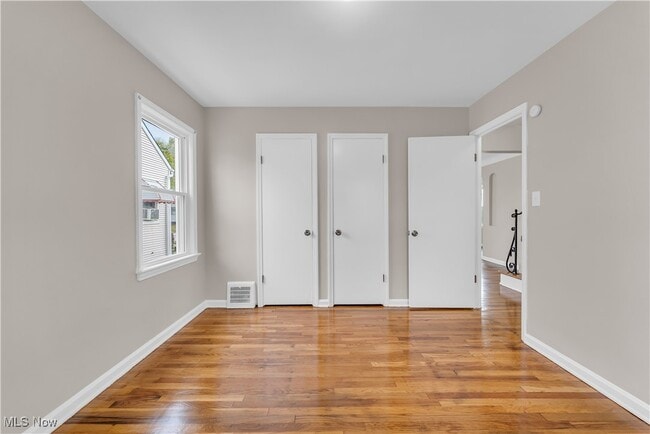 Building Photo - 14705 Krems Ave